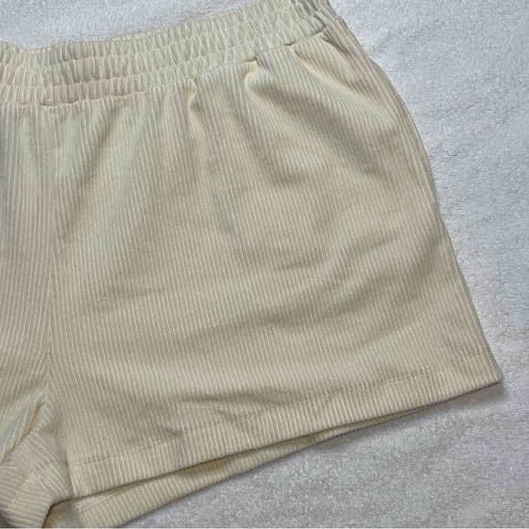 Cotton On Curve Womens Corduroy Elastic Waist Shorts - Cream, Size 14, New - Picture 8 of 13